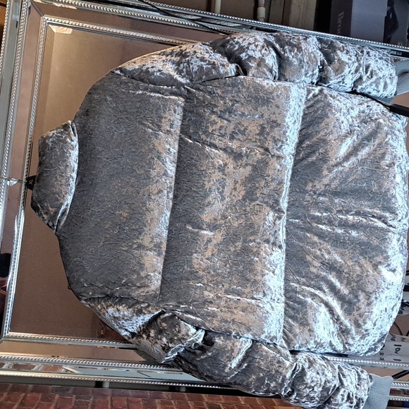 Beautiful Crushed Velvet Coat - Picture 4 of 10